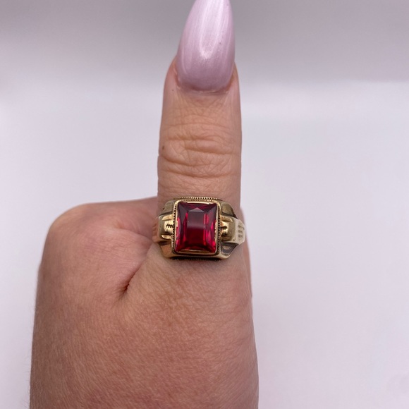 10k yellow gold Ruby ring - Picture 7 of 10